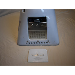 Замена дверцы eMac RAM